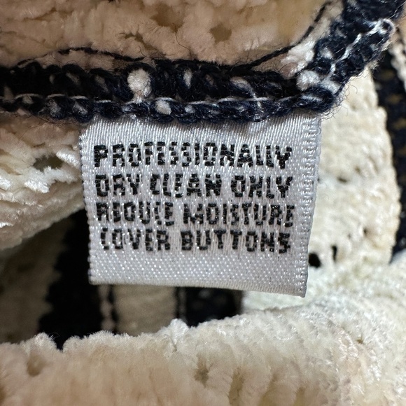 VTG St John Open Knit Sweater Top White Blue Crochet Women's Sz P - Picture 15 of 16